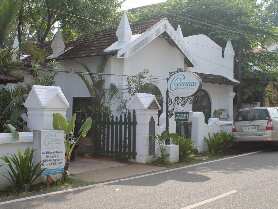 Bed and Breakfast Elphinstone Residency Коччи Экстерьер фото